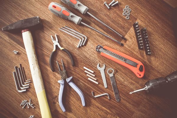 Zasady efektywnego korzystania z narzędzi budowlanych