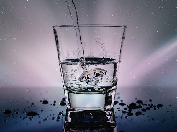 Przegląd popularnych metod na poprawę jakości wody w domu